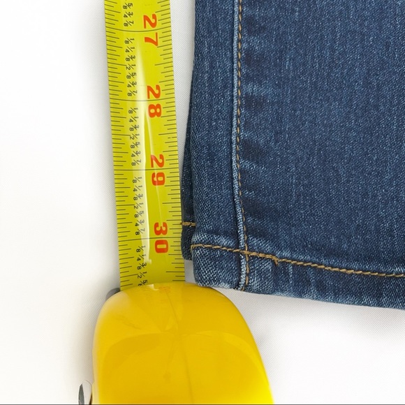 FASHION NOVA JEANS - Picture 4 of 5